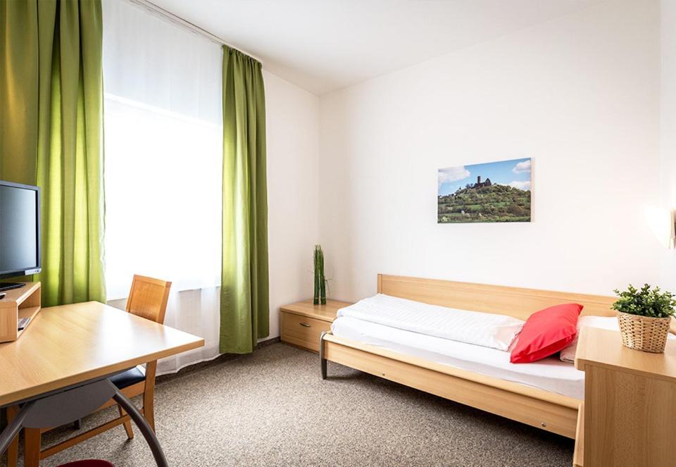 Hotel An Der Burg Biebertal Exterior photo